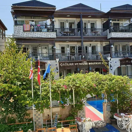 Ξενοδοχείο με διαμερίσματα Caglar My Hause